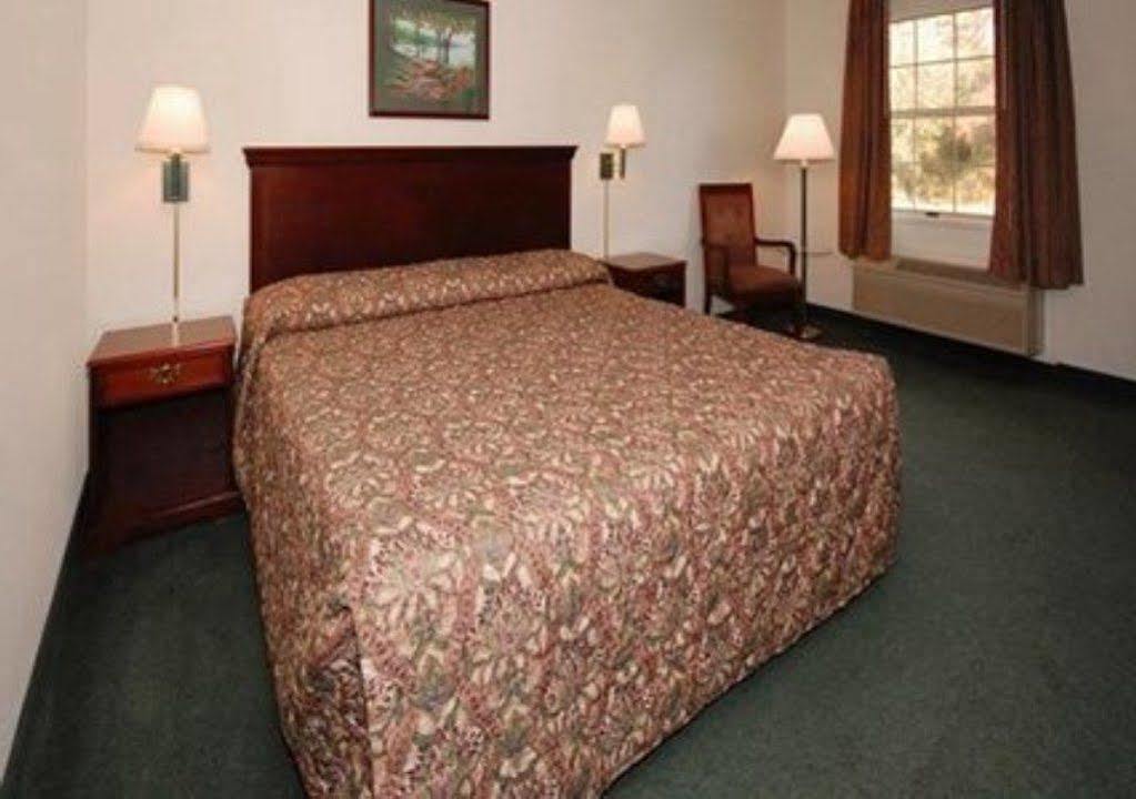 Econo Lodge Crystal Coast Morehead City Exterior foto